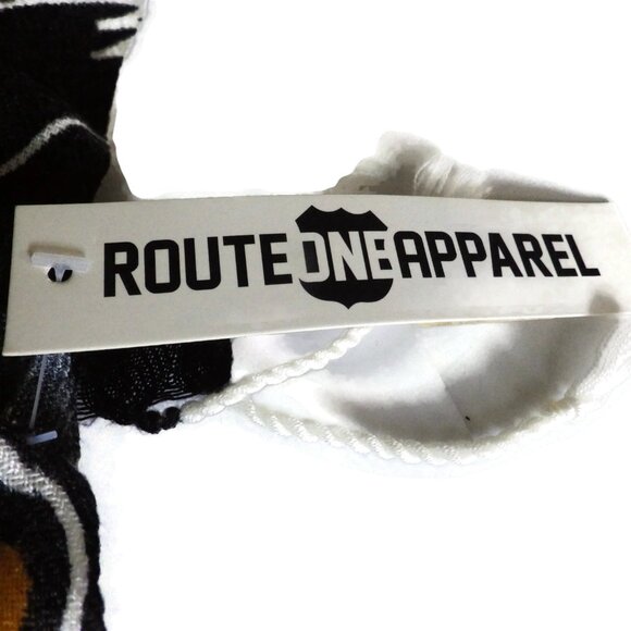 Maryland Preakness Horse Scarf/ Shawl/ Flags/ Racehorses/ Black-eyed Susan NWT - Picture 4 of 5